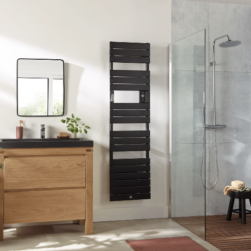 S&egrave;che-serviette Riviera 2 noir dans une salle-de-bain