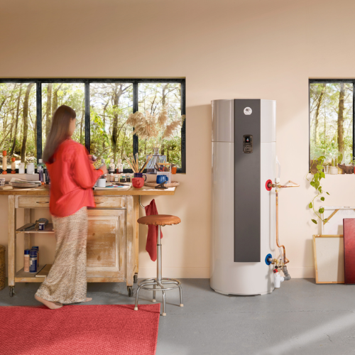 Chauffe-eau thermodynamique A&eacute;romax 6 dans un atelier