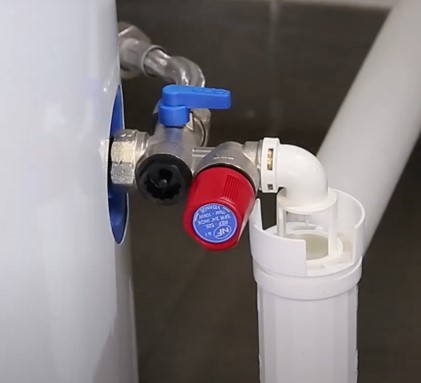 Robinet d'alimentation du chauffe-eau