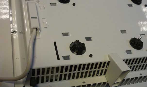 Vue de l'arri&egrave;re d'un radiateur &eacute;lectrique