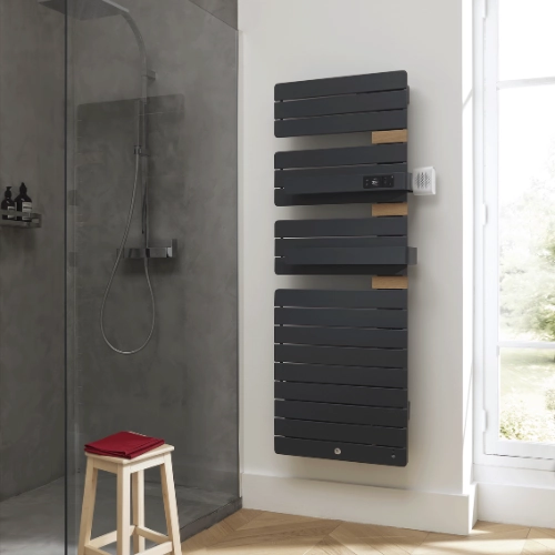 S&egrave;che-serviette Allure Virtuose blanc dans une salle-de-bain