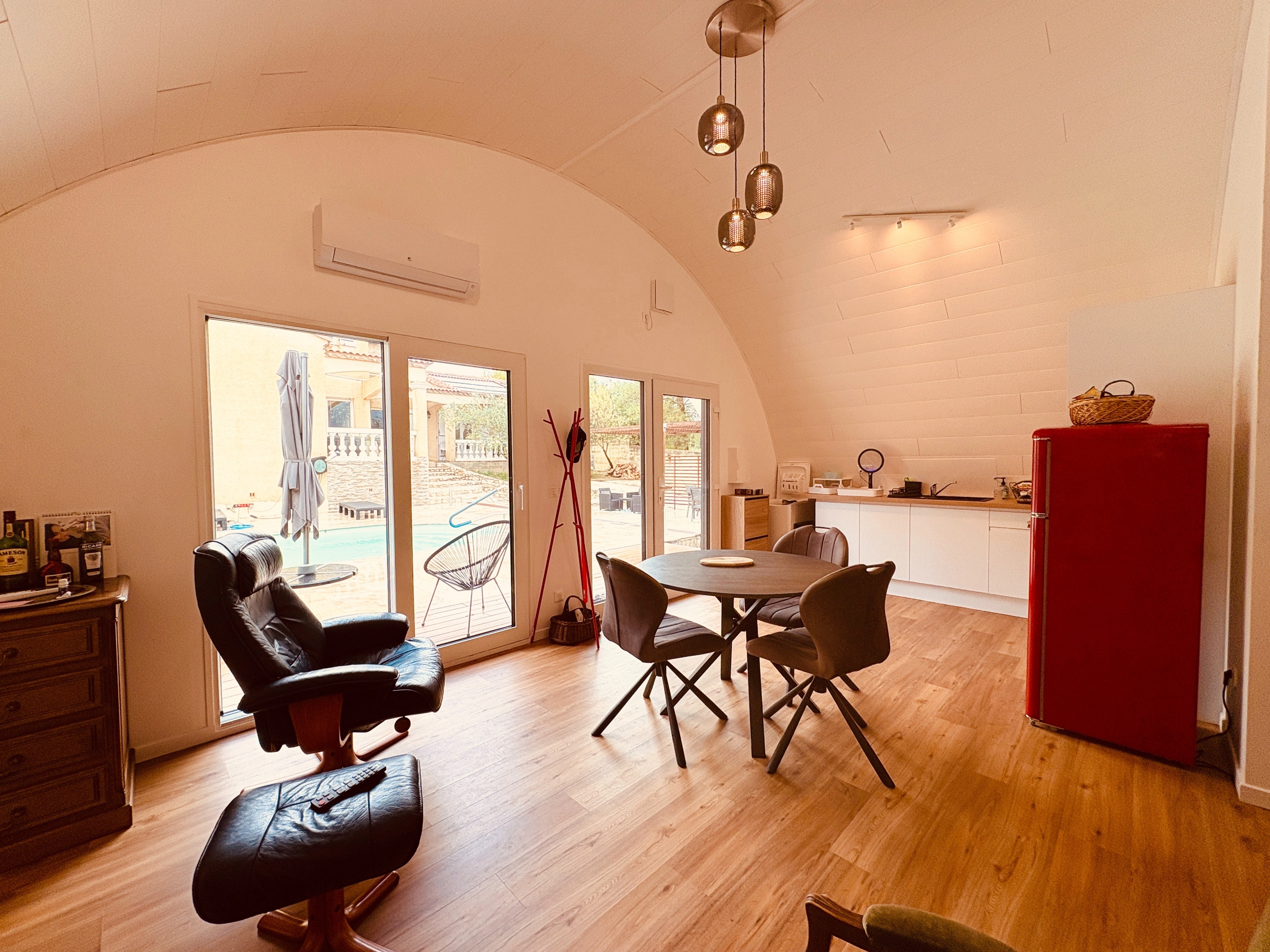 Un salon climatisation au mur