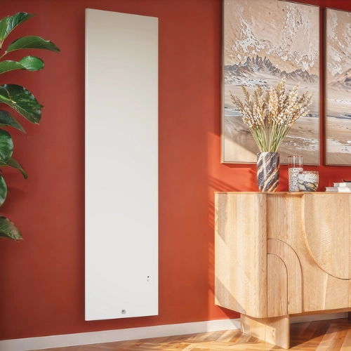Radiateur Ing&eacute;nio 3 blanc situ&eacute; dans un salon &agrave; c&ocirc;t&eacute; d'un buffet