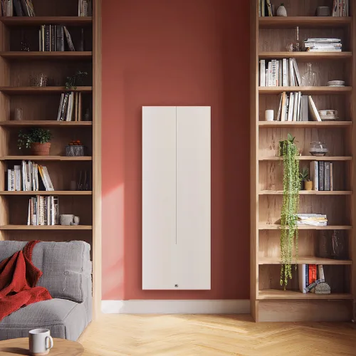 Radiateur chaleur douce Tenerife vertical blanc dans un salon